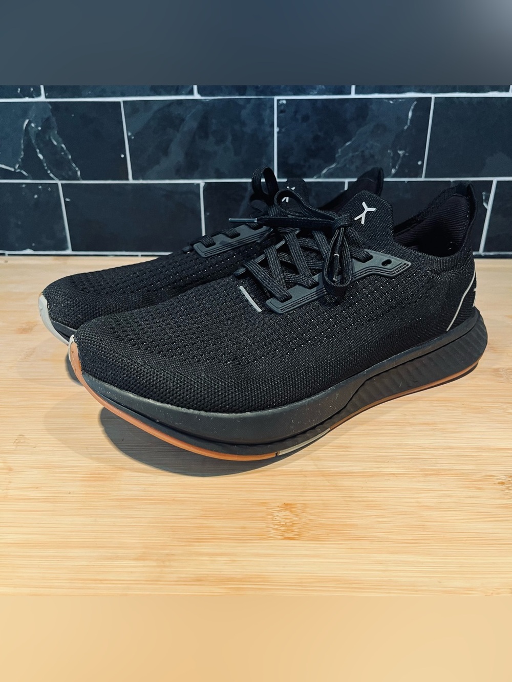 Flux Women Adapt Run Waterproof Stealth Black Athletic Barefoot Knit Shoe Sz 8.5
